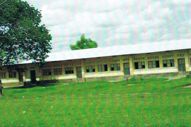 Grundschule von Hippolyte in Kimpemba